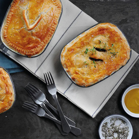 Falcon Enamelware Pie Set