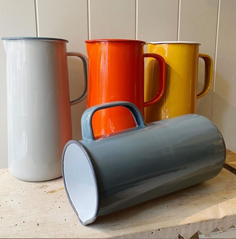 Falcon Enamelware 3-Pint Jug (Pillarbox Red)