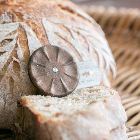 Bread Lame for scoring sourdough bread safely. Affordable and direct from the USA. Easy baking